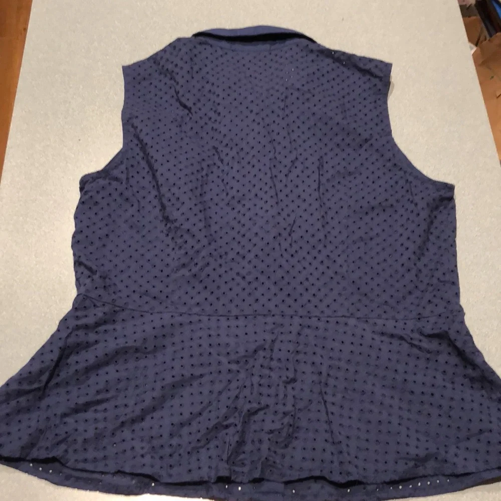 Liz Claiborne Career PM Eyelet Button Down Sleeveless Shirt - Picture 12 of 14